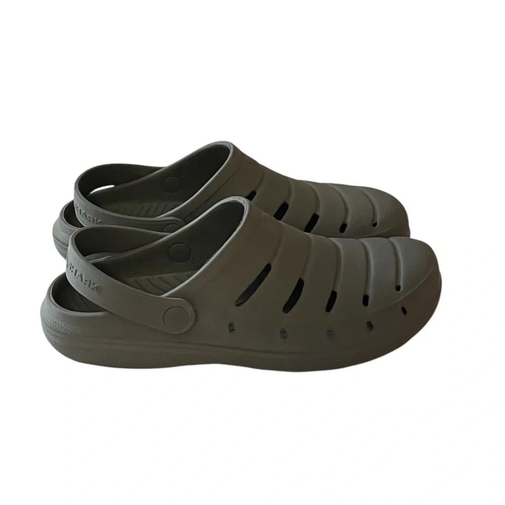 Rugged Shark Gray Sandals Sz 9